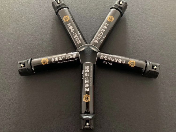 催淚噴射器持握的要領有哪些？